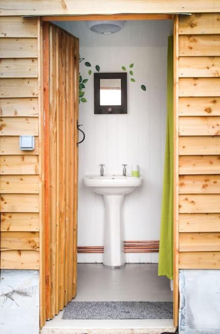 The Shepherds Hut Shrewsbury Dış mekan fotoğraf