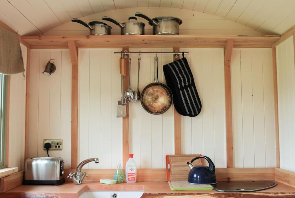 The Shepherds Hut Shrewsbury Dış mekan fotoğraf